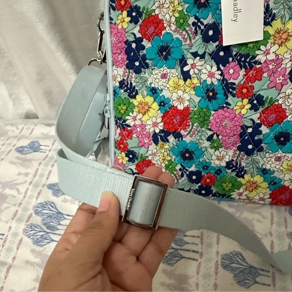 Vera Bradley~ Laptop Case 💐 - Picture 3 of 8